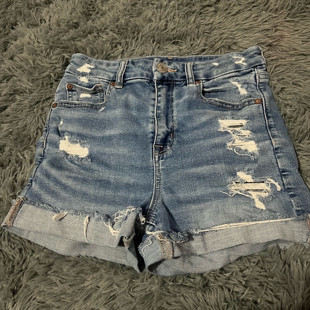 AMERICAN EAGLE HIGH RISE SHORTS